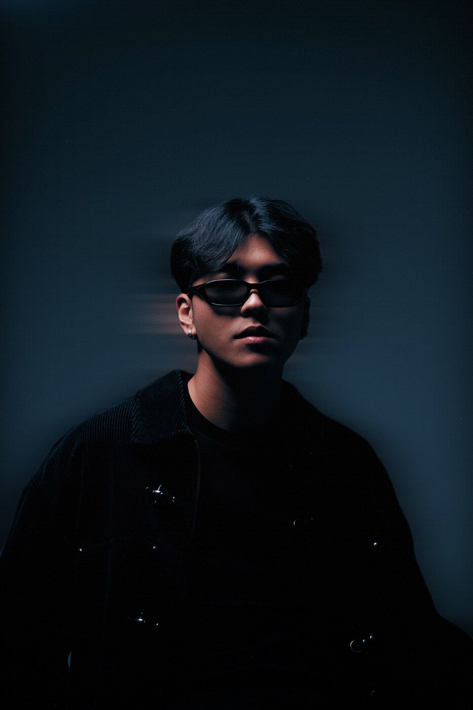 ISAX de óculos escuros, retrato